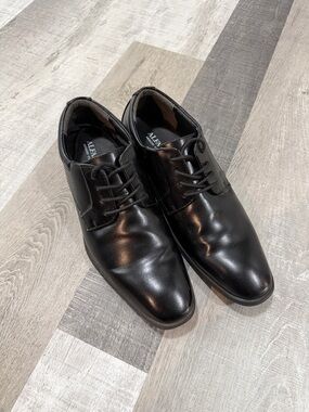 Alfani Black Men’s Lace-Up Derby Shoes